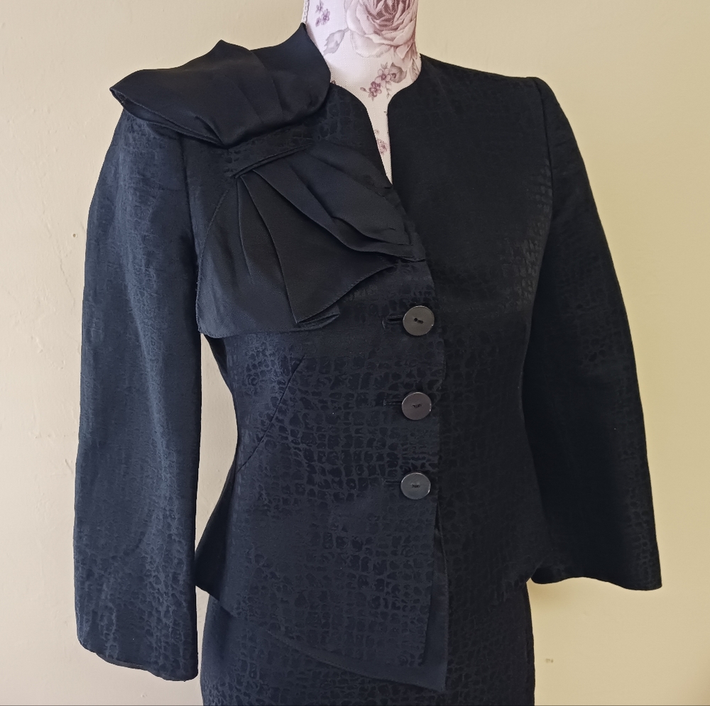 Vtg Armani 2 pc set collezioni black textured shoulder bow skirt suit blazer - Picture 2 of 16